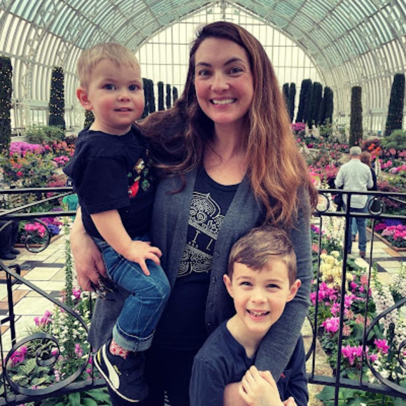 Meet your Posher, Sara - Picture 1 of 1